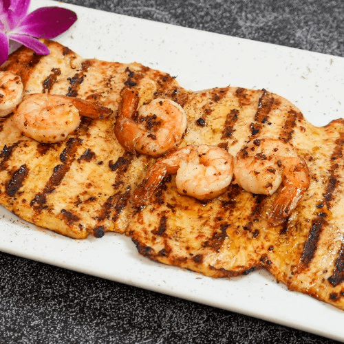 Pechuga Con Camarones al Grill.