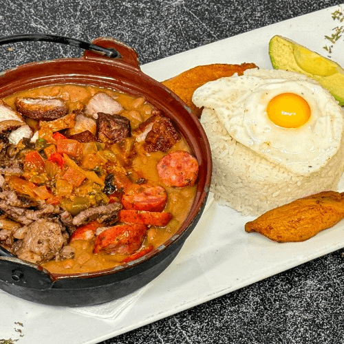 Cazuela de Frijoles.